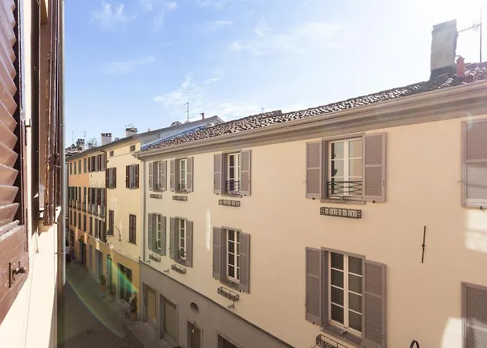 Casanina - The House Of Travelers *