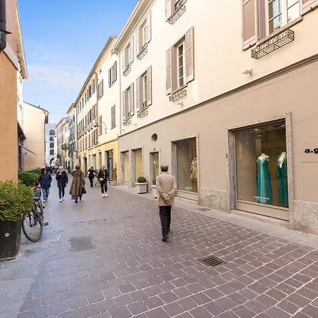 Casanina - The House Of Travelers קומו