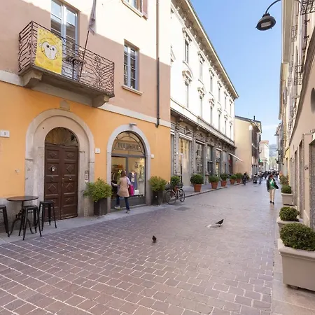 Casanina - The House Of Travelers * Como